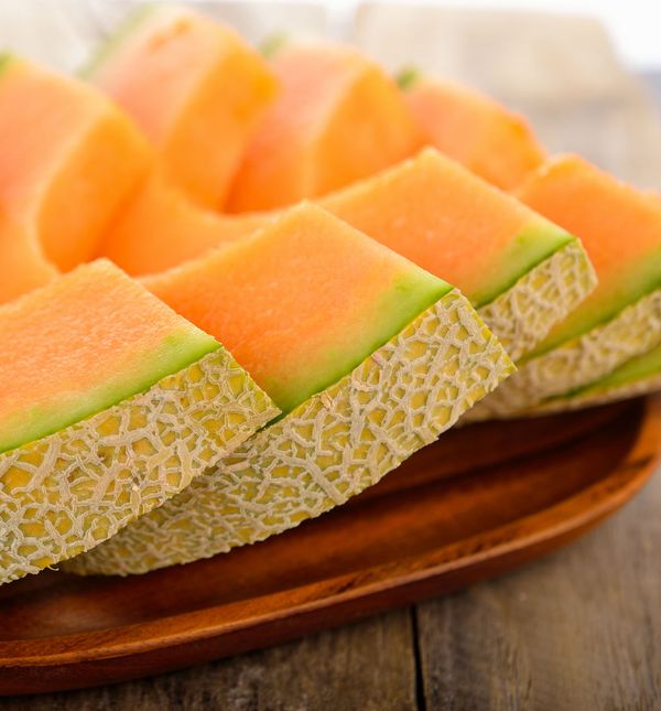 Ako kucnete o dinju i čini vam se da čujete šuplji zvuk, to je znak da je dinja u idealnom stanju