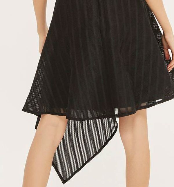 Mala crna haljina može se nositi u dnevnim i večernjim kombinacijama