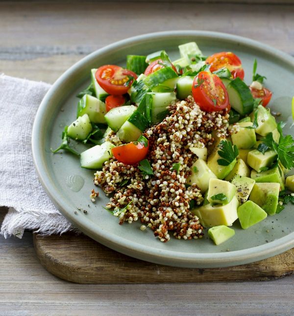 Salata od quinoe, krastavaca i rajčice
