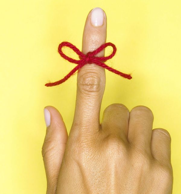 Vezanje vrpce na prstu u zemljama diljem svijeta koristi se kao 'podsjetnik'