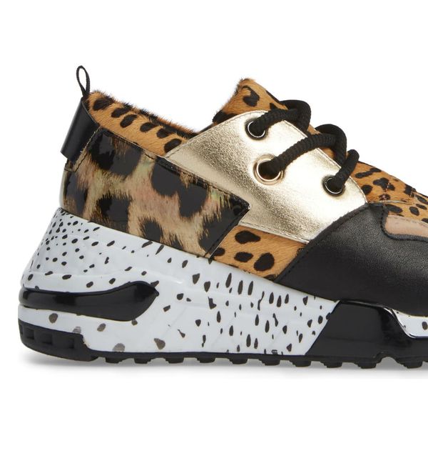 Steve Madden, 712 kuna