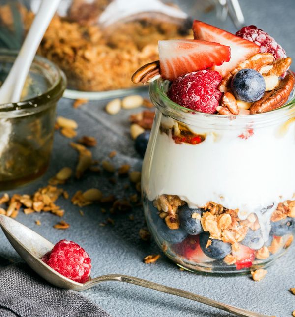 Jogurt sa zdravim sjemenkama i voćem opskrbit će vas energijom