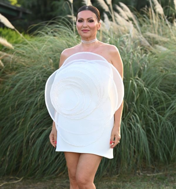 3D cvjetne aplikacije na haljini Nine Badrić