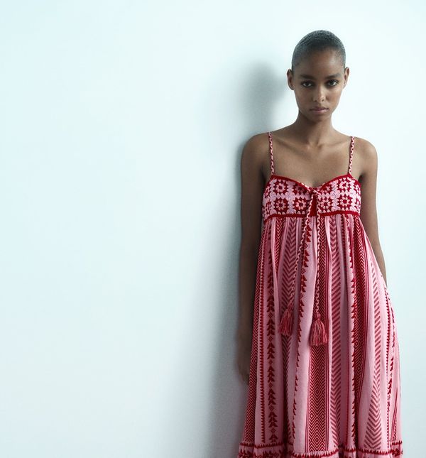 Pletena haljina iz Zare s kukičanim detaljem