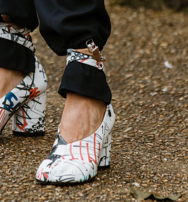 Kultni model Tabi modne kuće Maison Margiela s procijepom