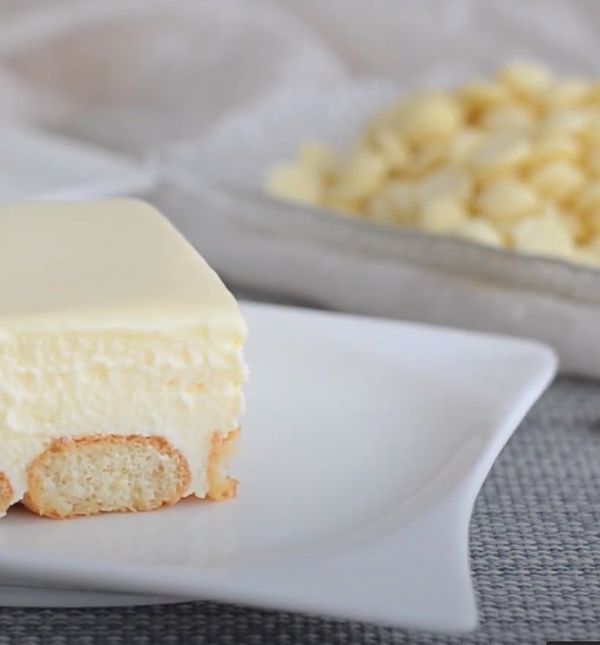 Torta s kokosom i bijelom čokoladom