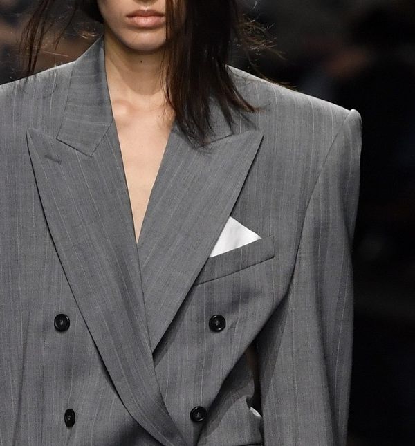 Sivi sako predimenzioniranih ramena bit će hit jeseni