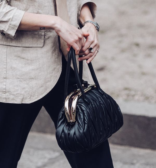 Crne hlače su modni klasik stvoren za sve prigode