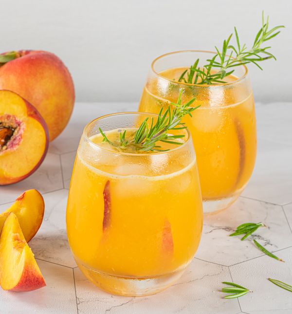 Džin-tonik s breskvom