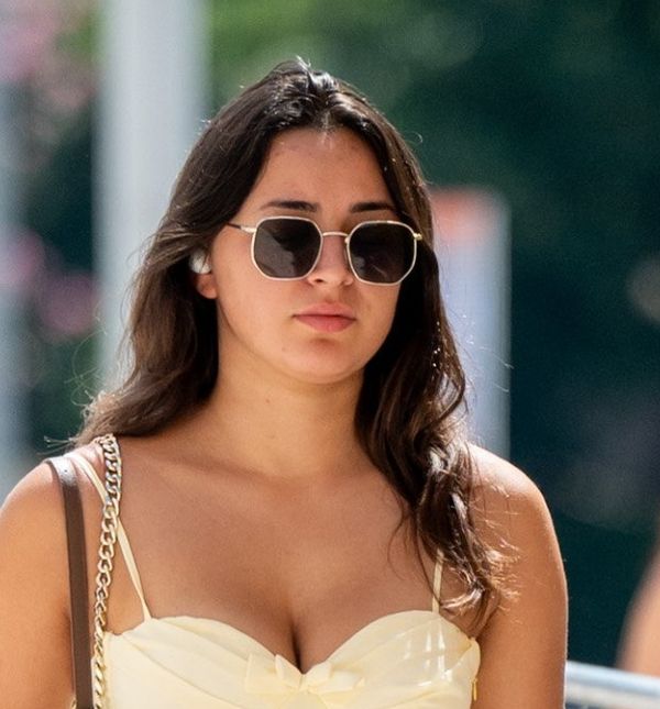 Mlada dama iz centra Šibenika