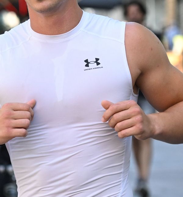 Mišićavi ljepotan sa zagrebačke špice u sportskom street style izdanju