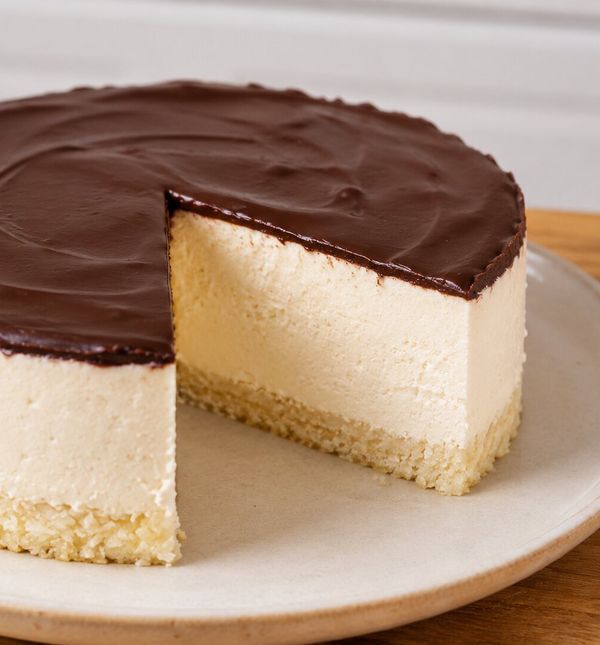 Proteinski zamrznuti cheesecake s maslacem od kikirikija