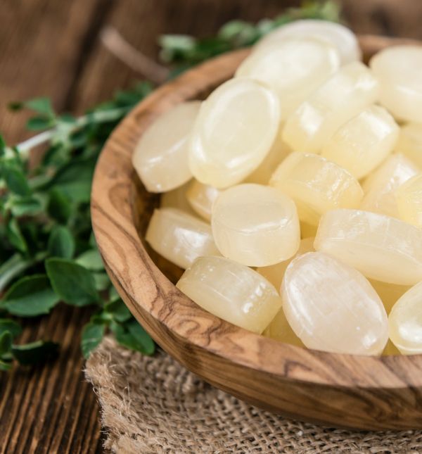 Napravite pastile od ljekovitog bilja i meda