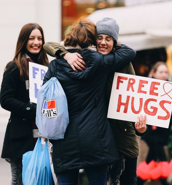 Besplatni zagrljaji dijelili su se u središtu Zagreba