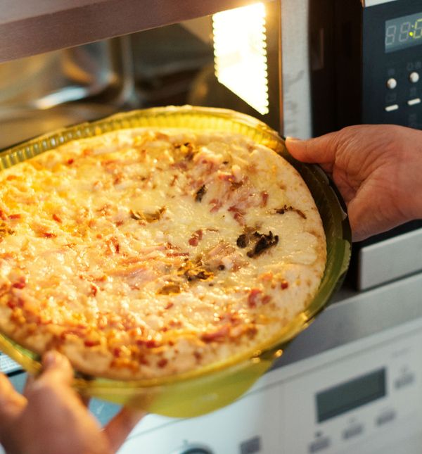 Podgrijavanje pizze u mikrovalnoj pećnici je bezopasno
