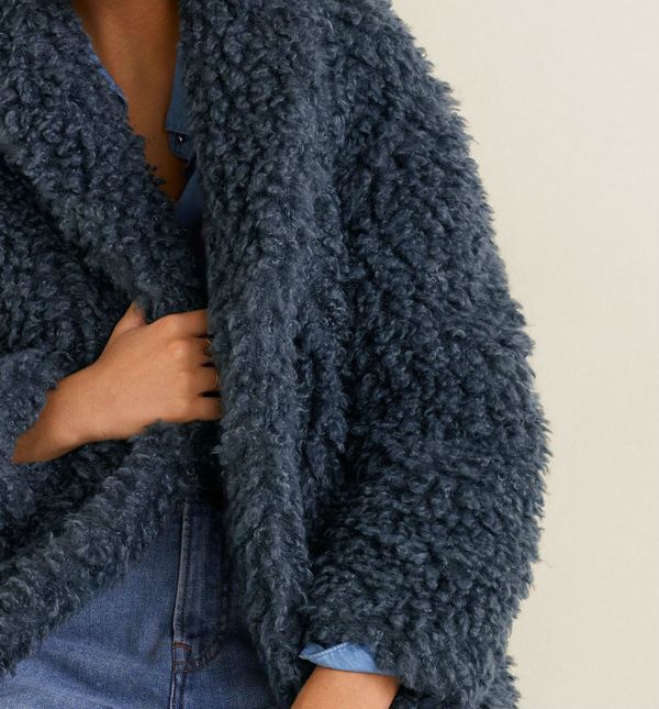 Teddy bear kaputi idealni su komad odjeće za zimogrozne