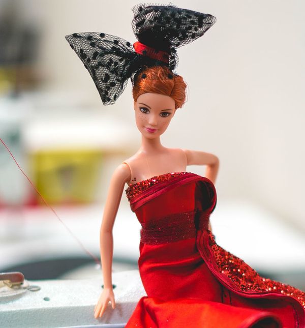 Juraj Zigman kreirao je haljine za Barbie lutke