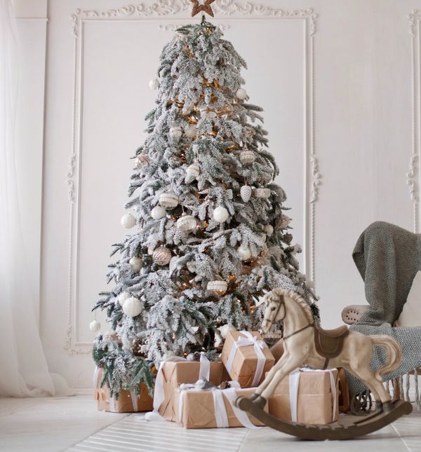 Umjetni snijeg mnogima je dobrodošao dodatak božićnom drvcu