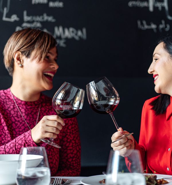 Počastite se pravim ženskim izlaskom punim smijeha