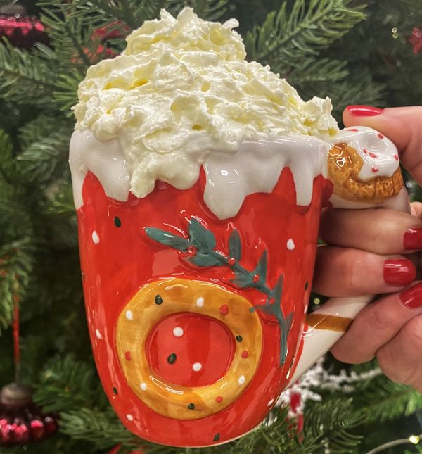 Čokoladni napitak s kavom i šlagom gotov je za pet minuta