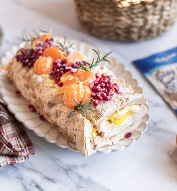 Zimska beze rolada s kremom od vanilije i mandarinama - 1