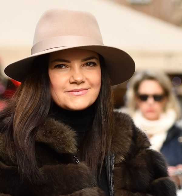 Zgodna dama iz Zagreba s torbom Icare modne kuće Saint Laurent