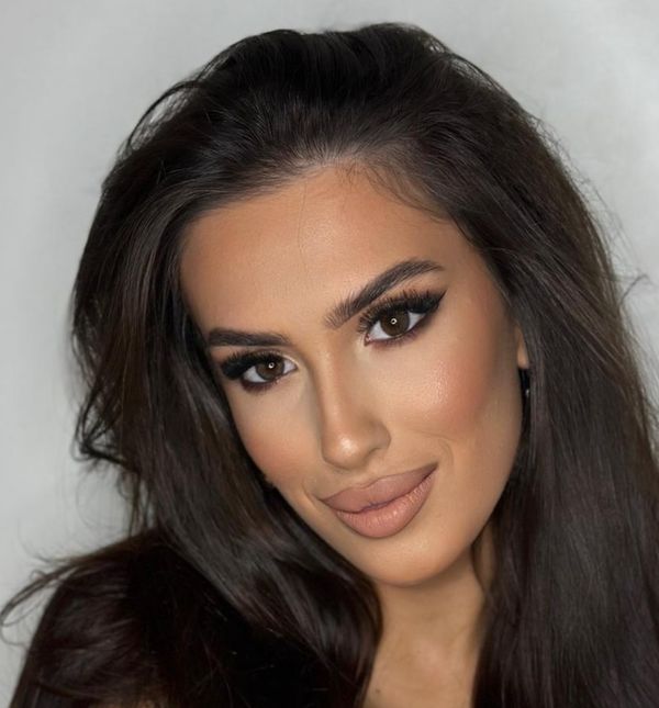 Smokey eyes i neutralne usne - dobitna kombinacija za blagdane