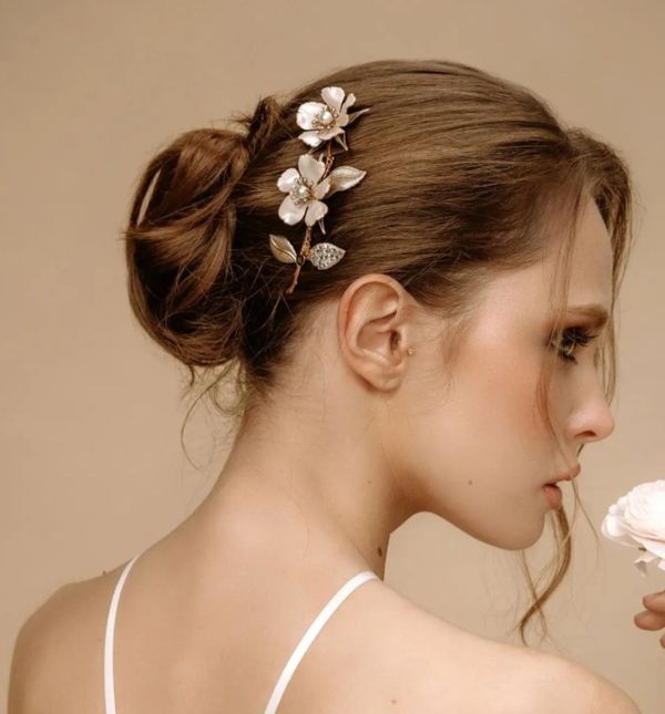 Cvjetna ukosnica za zadivljujuć dojam