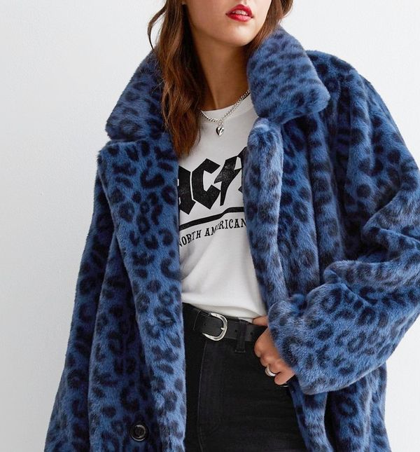 Kaput brenda New Look u plavoj boji i sa životinjskim uzorkom