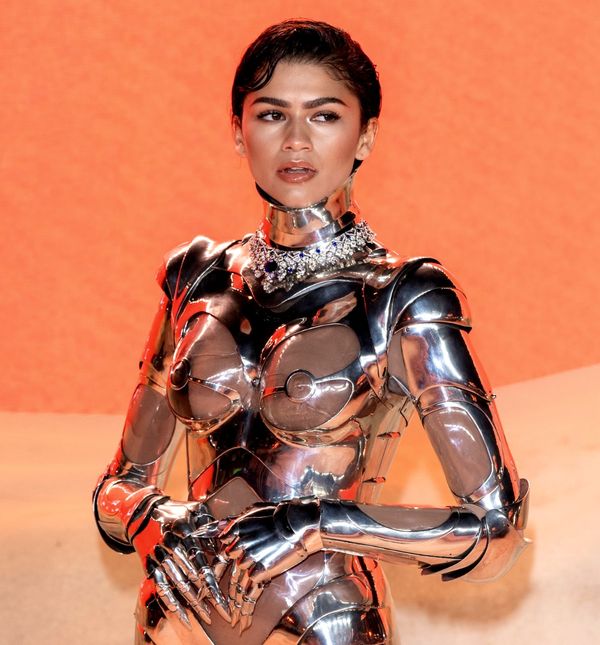 Zendaya u Muglerovom robotskom odijelu