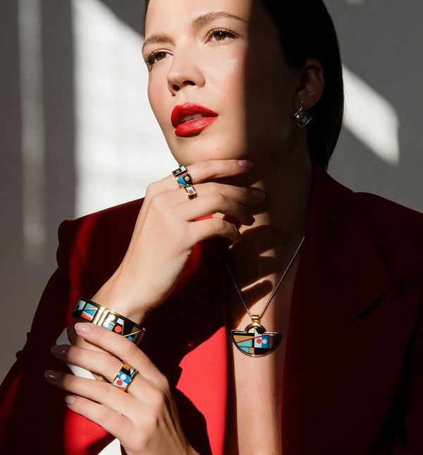 Nakit koji priča priču o hrabrosti