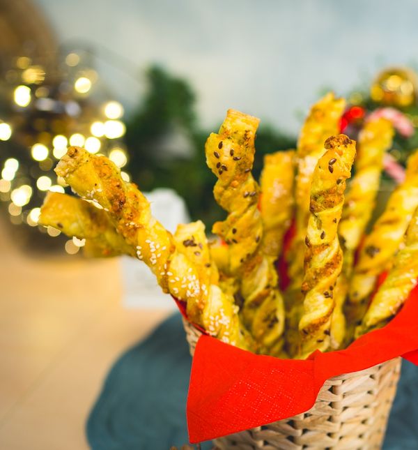 Lisnati smotuljci s pestom i sirom