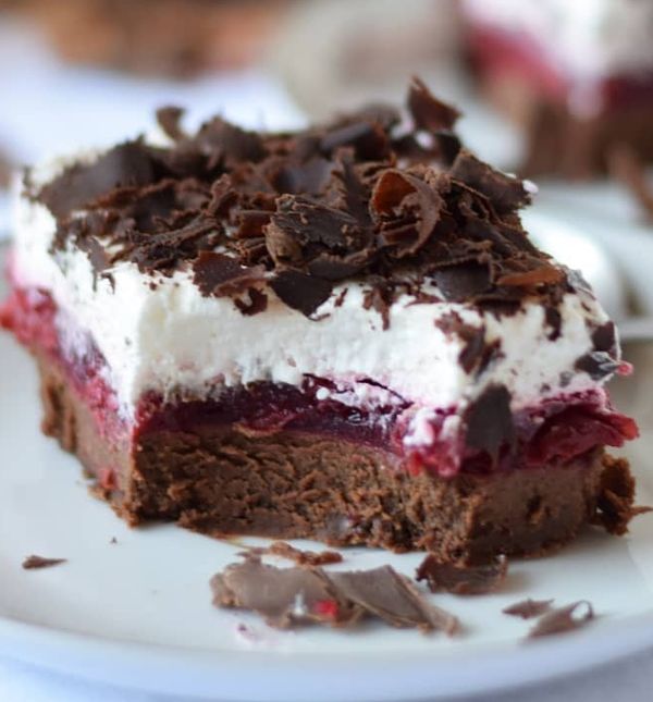 Spoj čokolade, višanja i šlaga mnogima je najdraža kombinacija