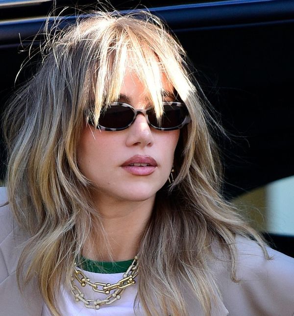 Suki Waterhouse nosi slojevite šiške