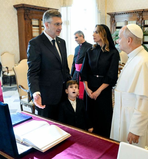 Pogledajte elegantnu kombinaciju Ane Maslać Plenković za posjet Papi