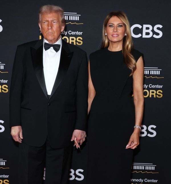 Izdanje Melanije Trump u crnoj haljini