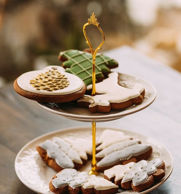 Minimalistički zlatno bijeli keksi