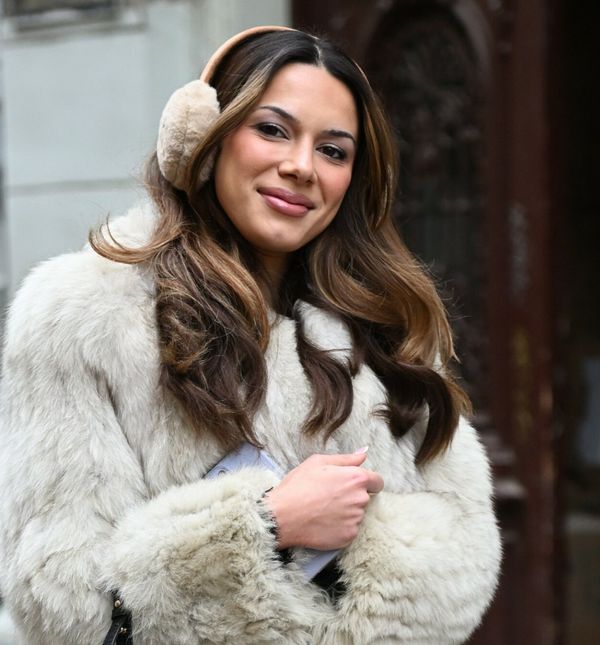 Ljepotica iz Zagreba u klasičnim crnim čizmama