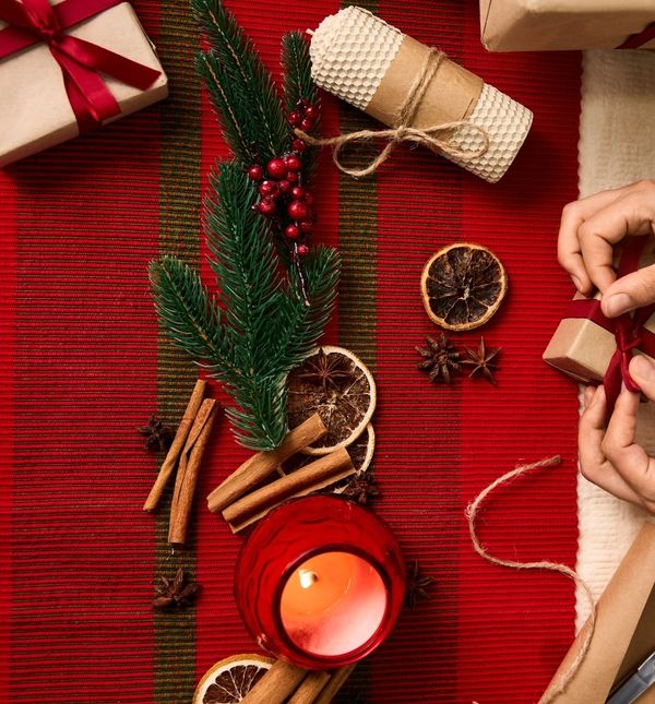 Ne poklanjamo samo predmete - poklanjamo svoje vrijeme, pažnju i emociju