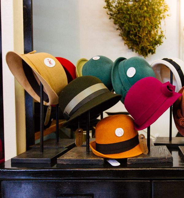 Da se obitelj Cahun bavi ručnom proizvodnjom šešira negdje izvan Hrvatske, bio bi to vrlo unosan posao