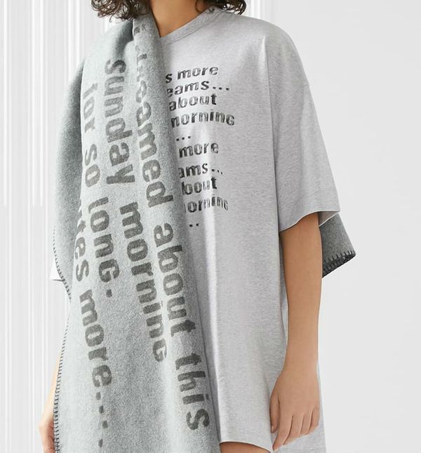 Dekica iz Zare Home s prigodnom porukom