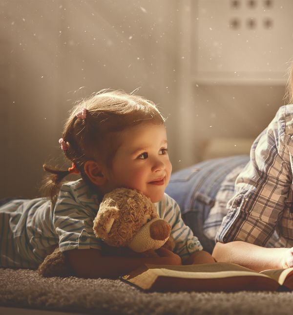 Jednom kada zajedno s djetetom odaberete knjigu ili dio knjige koju će čitati, pustite ga da čita bez ometanja