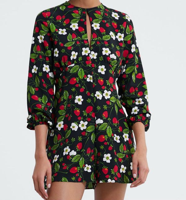 Kratki kombinezoni su udobnija alternativa mini haljinama