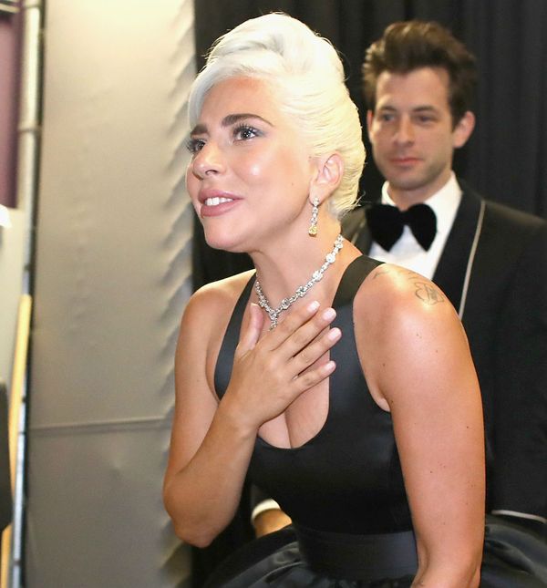 Lady Gaga nokte je nalakirala Essie lakom za nokte