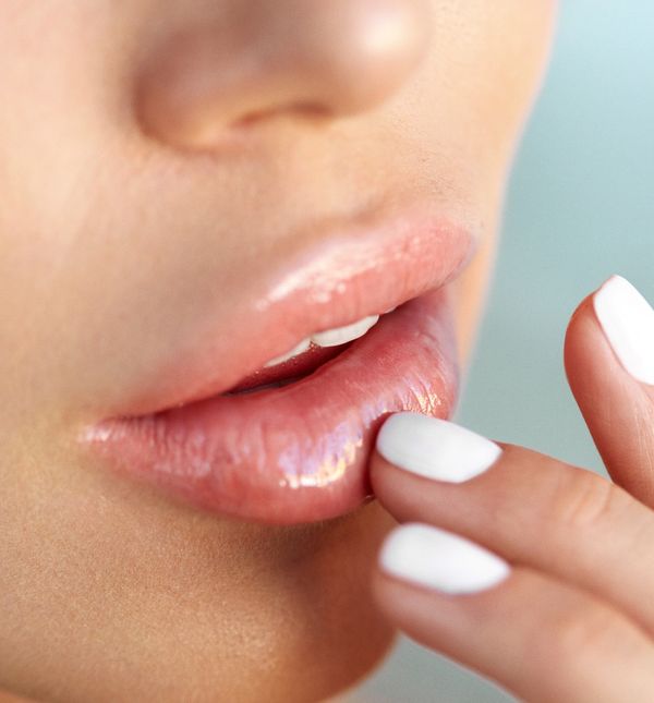 Žene masku koriste i kao sjajilo za usne