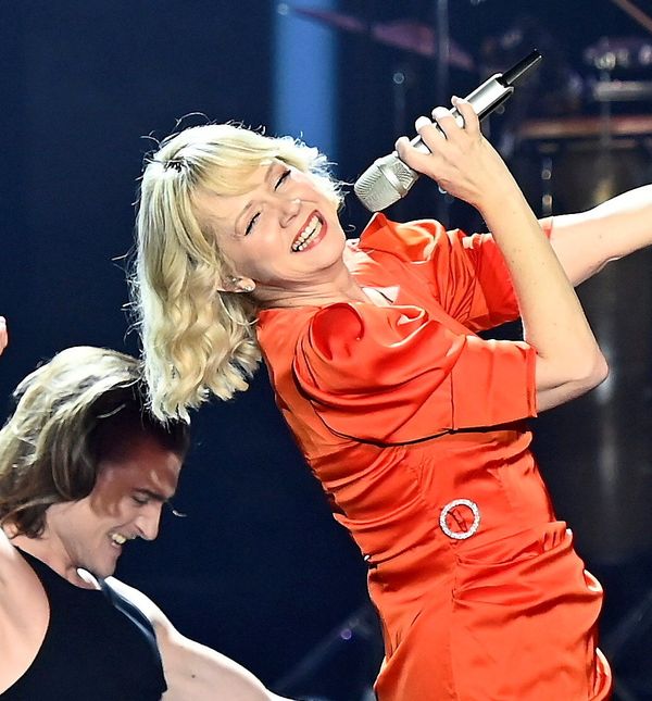 Tajči u novoj verziji kultne narančaste haljine