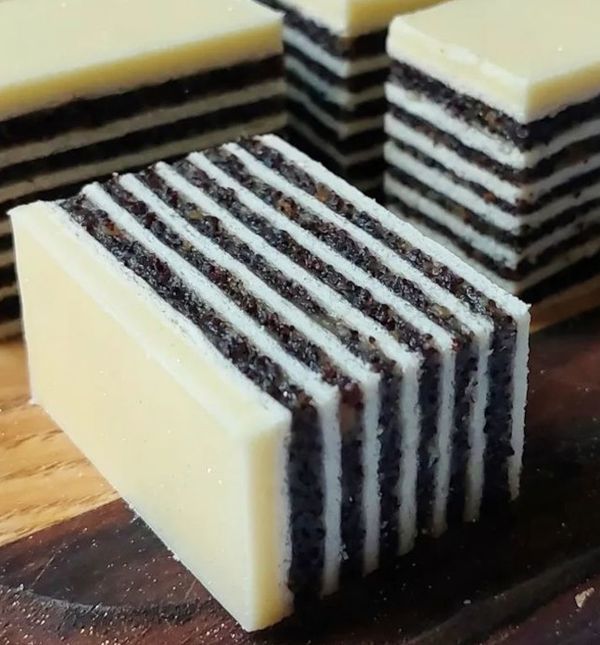 Kolač od bijele čokolade i maka prema receptu blogerice Lidije Đurić