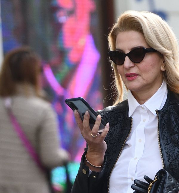 Dama sa zagrebačke špice u čizmama iz G Cube linije