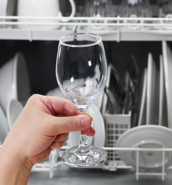 Mali trikovi pomažu da suđe iz perilice izađe čisto kao suza