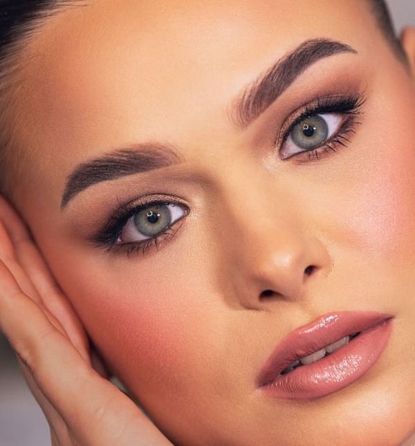 Obrve oblikovane tehnikom Magic Shading Brows